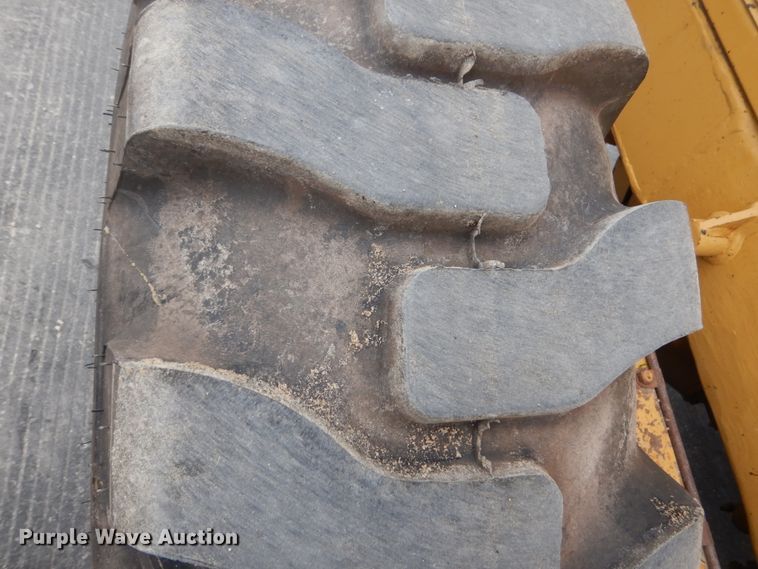 image for item FX9186 2001 Caterpillar 140H  motor grader