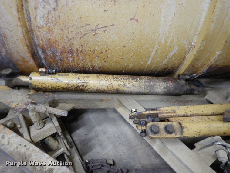 image for item FX9186 2001 Caterpillar 140H  motor grader