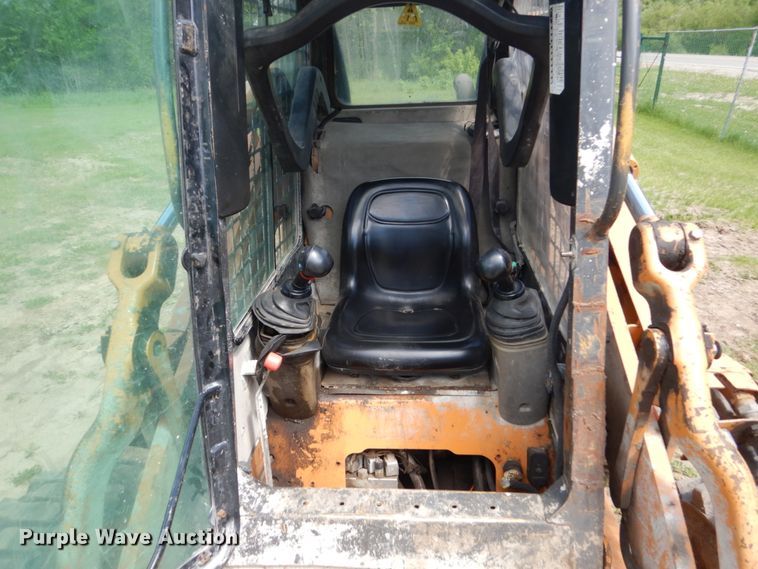 image for item FX9189 2010 Case 450  skid steer loader