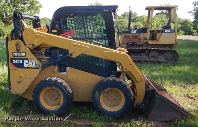 image for item GA9021 2015 Caterpillar 242D  skid steer loader