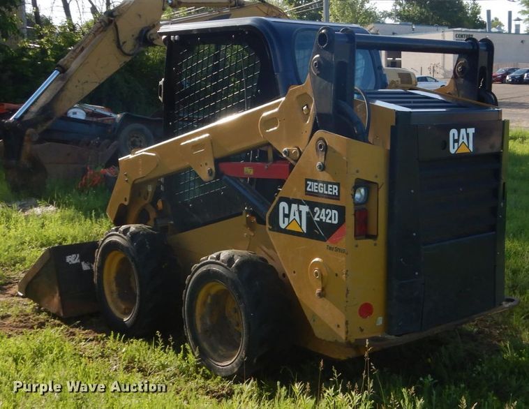 image for item GA9021 2015 Caterpillar 242D  skid steer loader