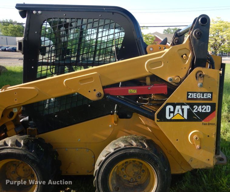 image for item GA9021 2015 Caterpillar 242D  skid steer loader