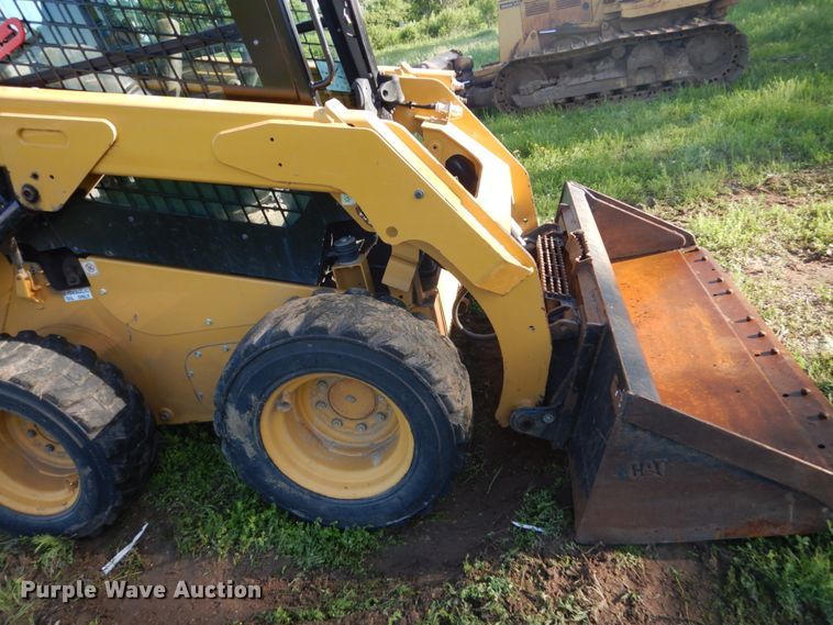image for item GA9021 2015 Caterpillar 242D  skid steer loader