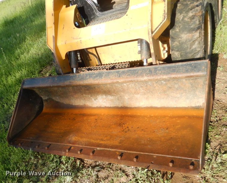 image for item GA9021 2015 Caterpillar 242D  skid steer loader