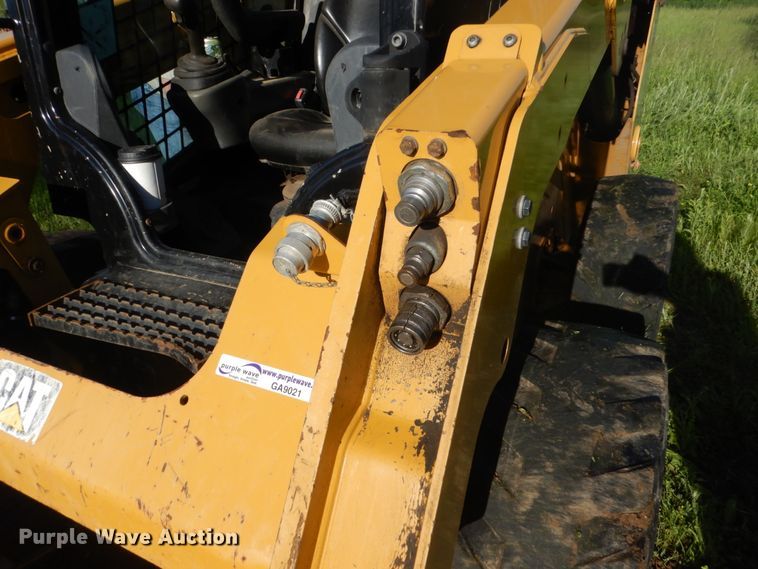 image for item GA9021 2015 Caterpillar 242D  skid steer loader
