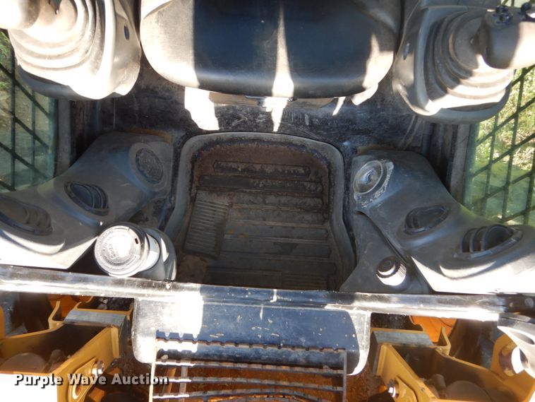 image for item GA9021 2015 Caterpillar 242D  skid steer loader