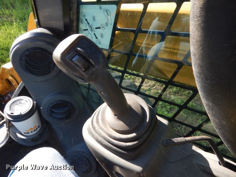 image for item GA9021 2015 Caterpillar 242D  skid steer loader