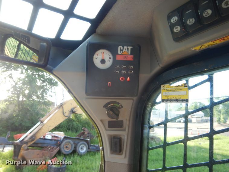 image for item GA9021 2015 Caterpillar 242D  skid steer loader