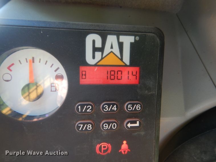 image for item GA9021 2015 Caterpillar 242D  skid steer loader