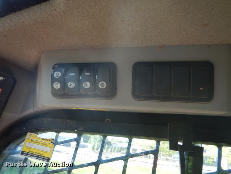 image for item GA9021 2015 Caterpillar 242D  skid steer loader