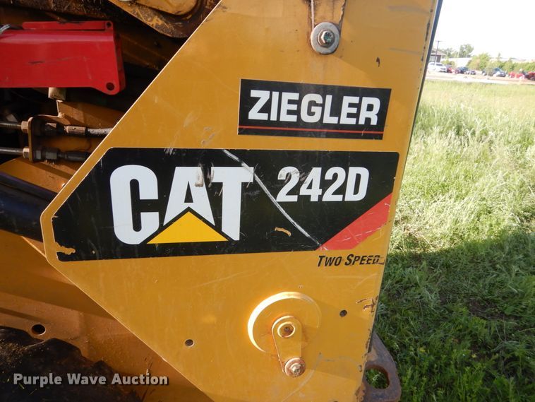 image for item GA9021 2015 Caterpillar 242D  skid steer loader