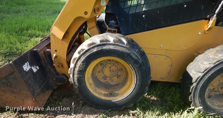 image for item GA9021 2015 Caterpillar 242D  skid steer loader