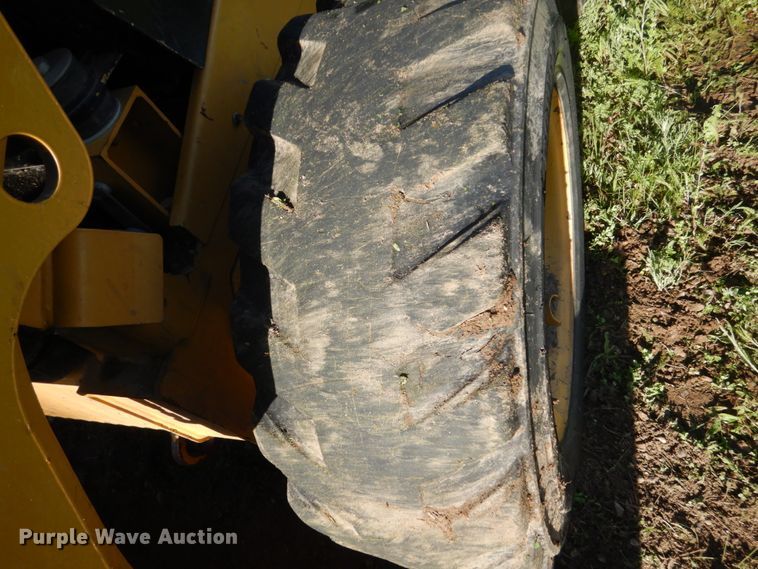 image for item GA9021 2015 Caterpillar 242D  skid steer loader