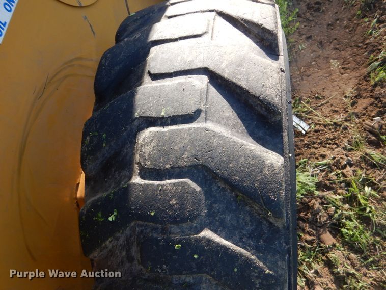 image for item GA9021 2015 Caterpillar 242D  skid steer loader