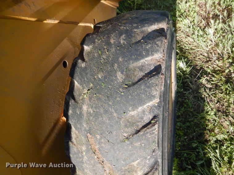 image for item GA9021 2015 Caterpillar 242D  skid steer loader