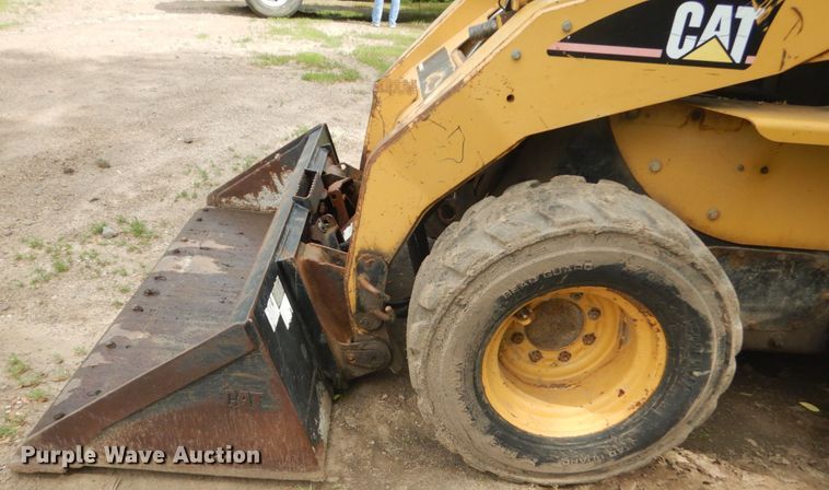 image for item GA9026 2006 Caterpillar 262B  skid steer loader