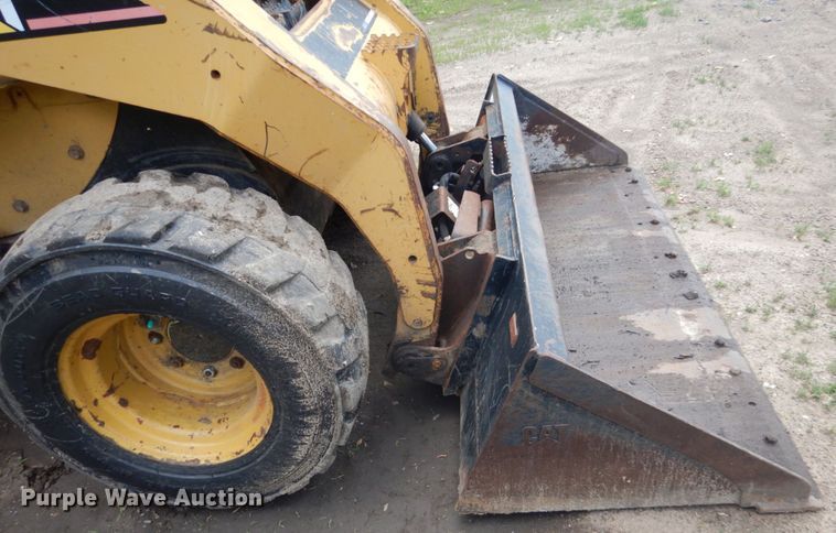image for item GA9026 2006 Caterpillar 262B  skid steer loader