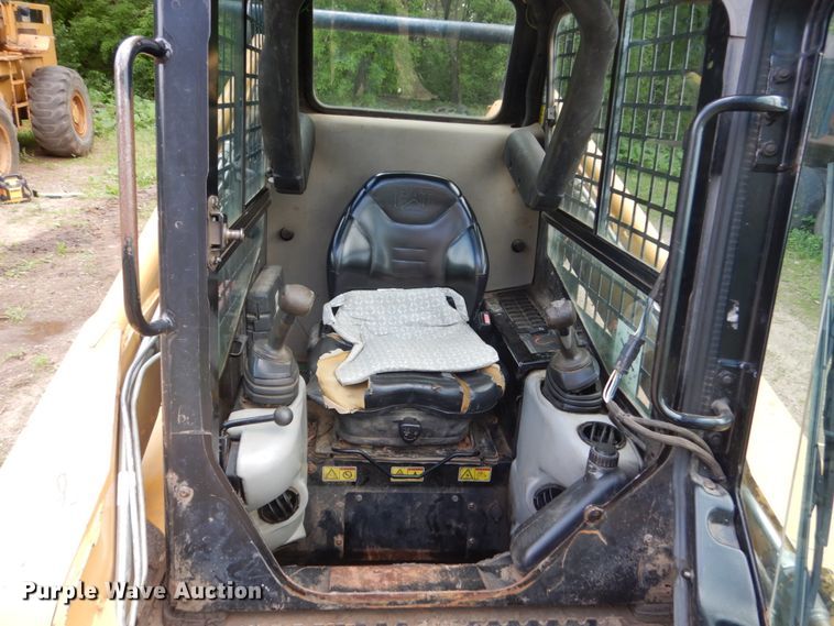 image for item GA9026 2006 Caterpillar 262B  skid steer loader