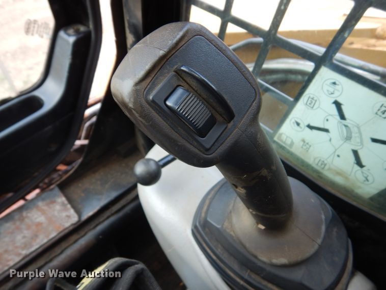 image for item GA9026 2006 Caterpillar 262B  skid steer loader