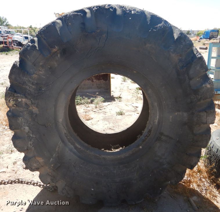 image for item GE9454 29.5-29 tire