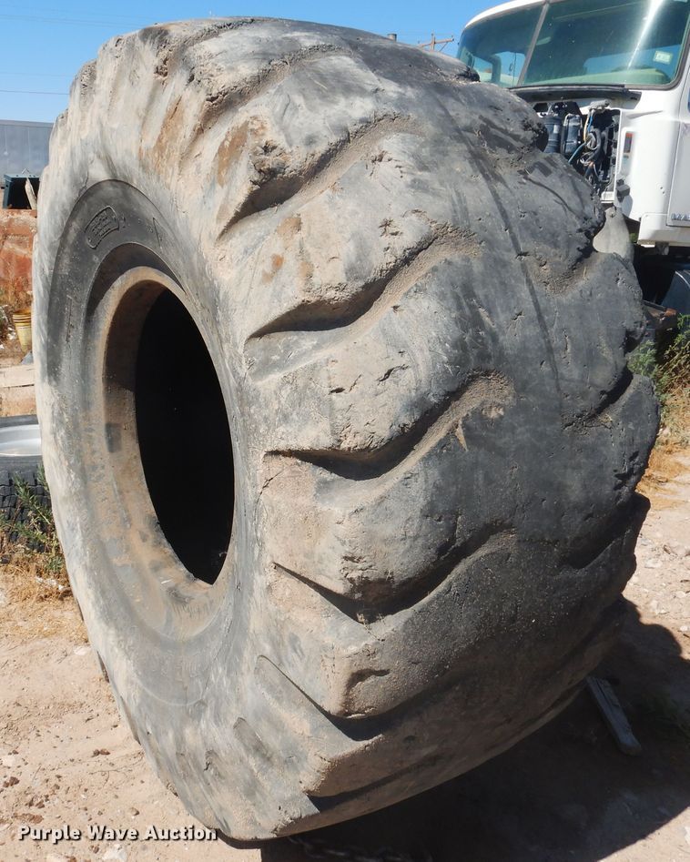 image for item GE9454 29.5-29 tire