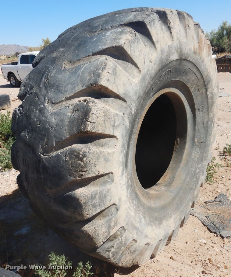 image for item GE9454 29.5-29 tire