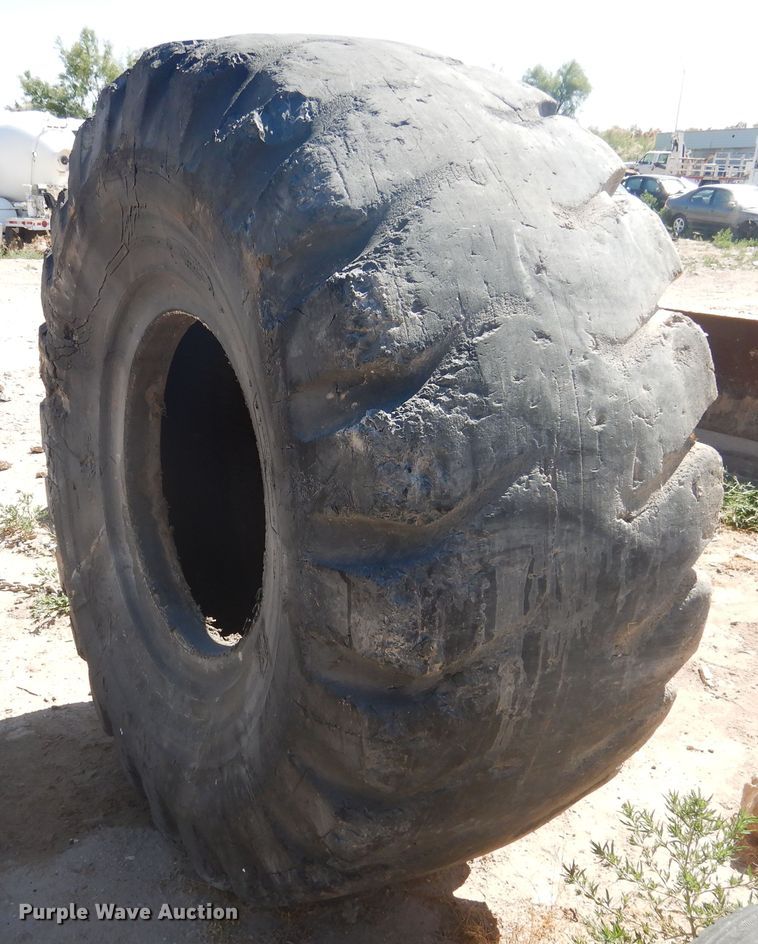 image for item GE9454 29.5-29 tire