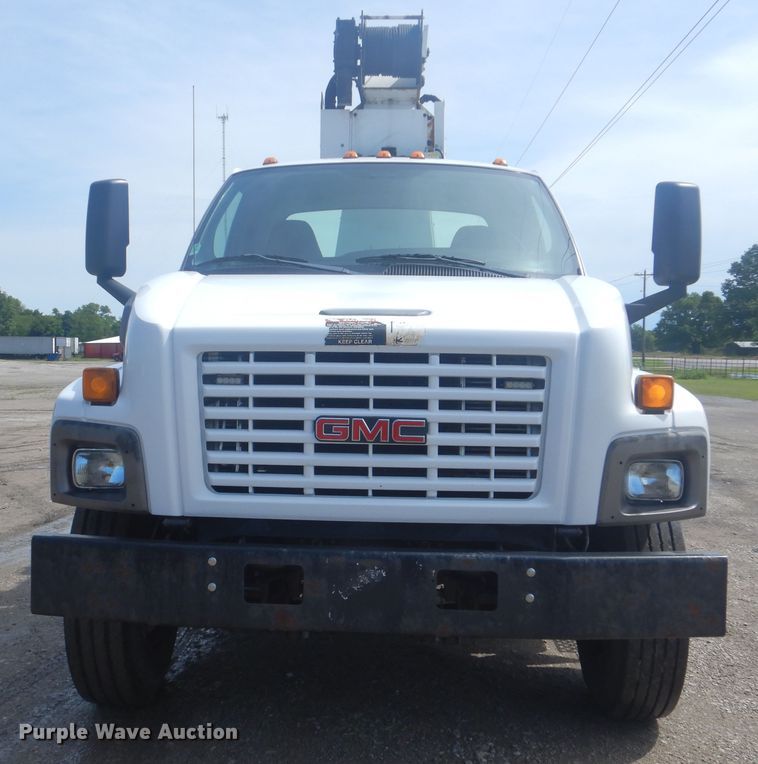 image for item GF9219 2009 GMC C7500  crane truck