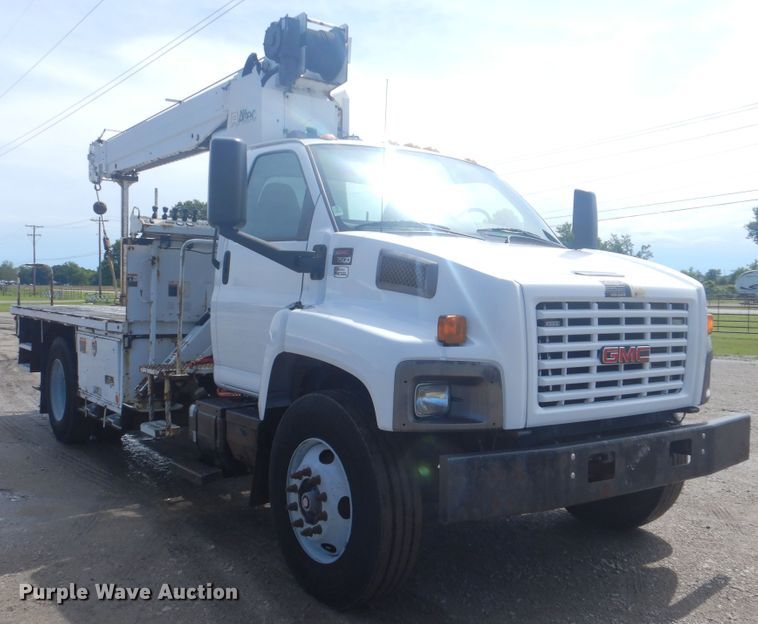 image for item GF9219 2009 GMC C7500  crane truck