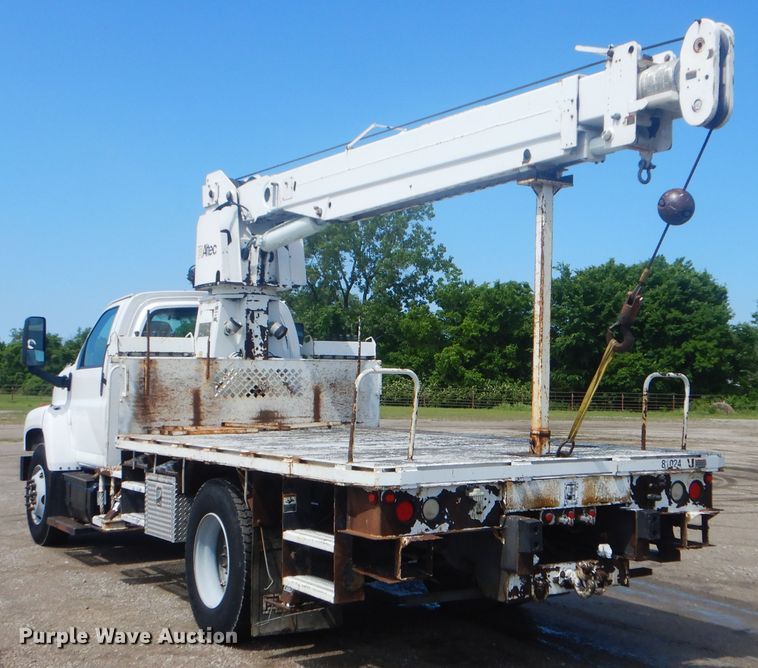 image for item GF9219 2009 GMC C7500  crane truck