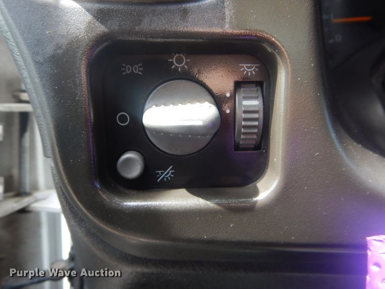 image for item GF9219 2009 GMC C7500  crane truck