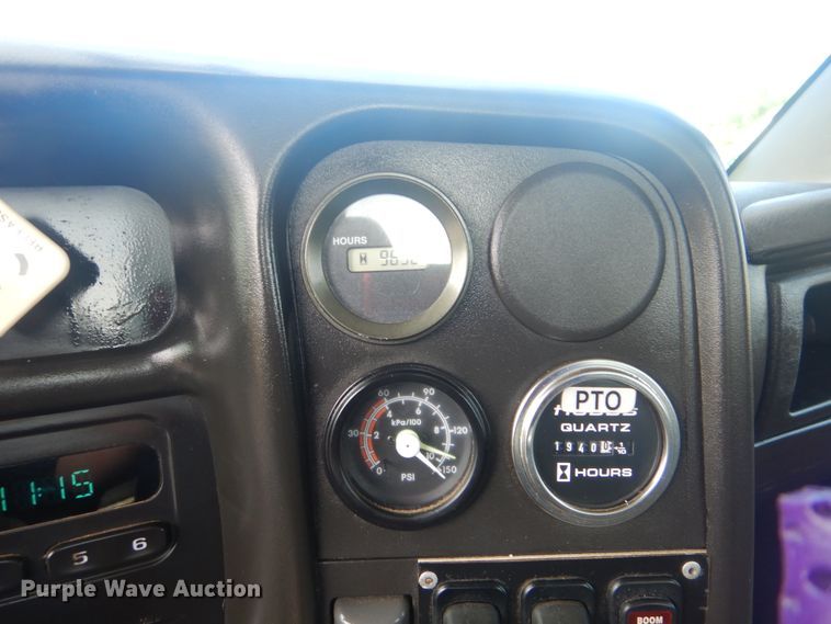 image for item GF9219 2009 GMC C7500  crane truck