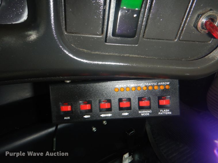 image for item GF9219 2009 GMC C7500  crane truck