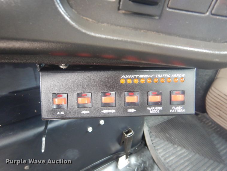 image for item GF9219 2009 GMC C7500  crane truck