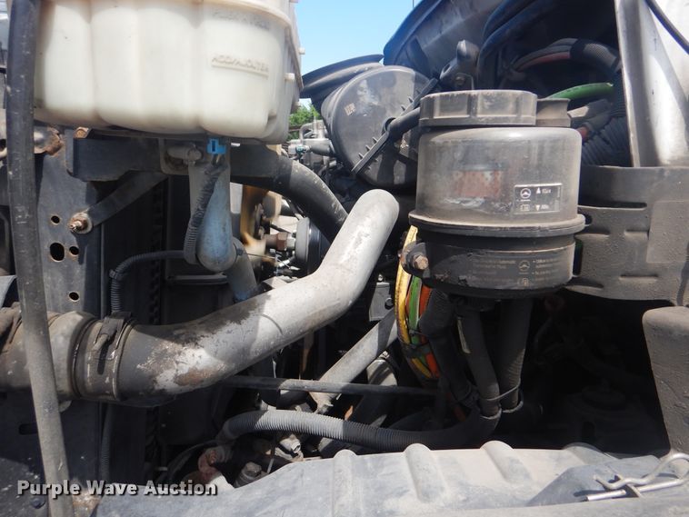 image for item GF9219 2009 GMC C7500  crane truck