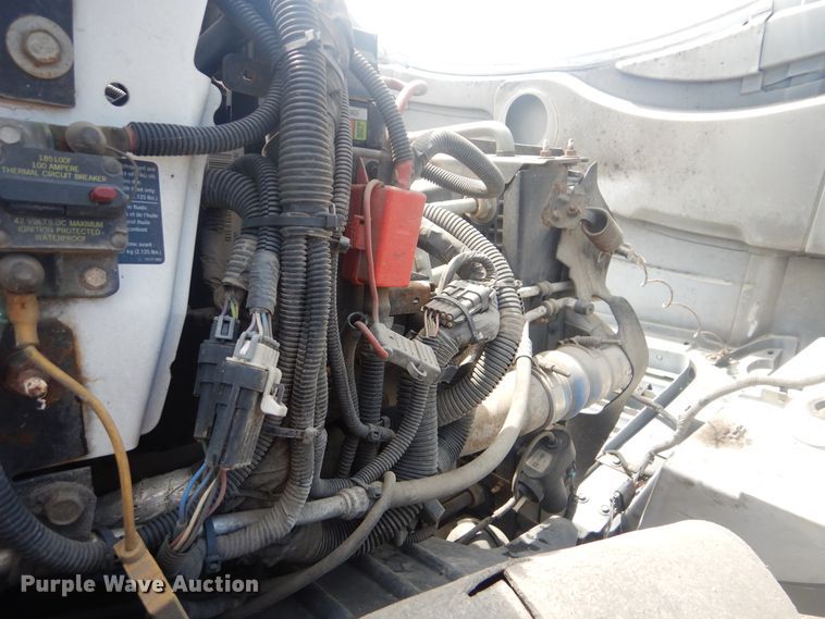 image for item GF9219 2009 GMC C7500  crane truck