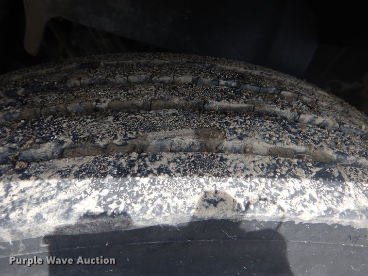 image for item GF9219 2009 GMC C7500  crane truck