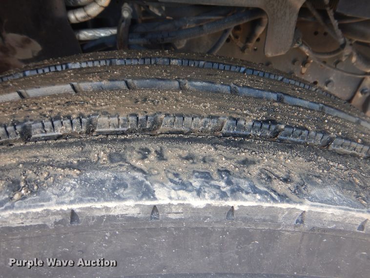 image for item GF9219 2009 GMC C7500  crane truck