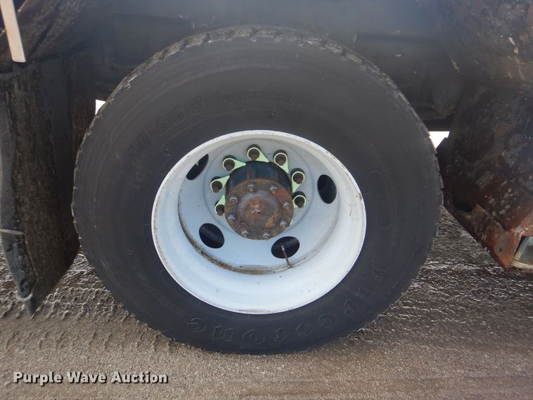 image for item GF9219 2009 GMC C7500  crane truck