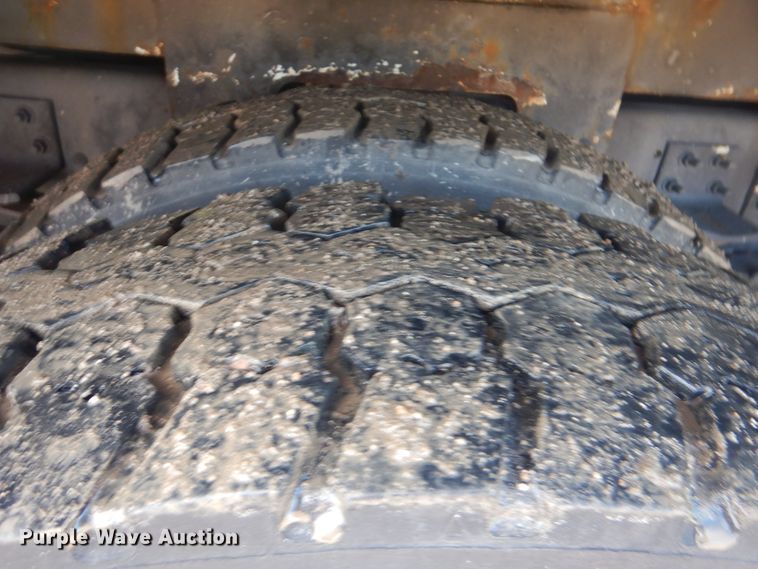 image for item GF9219 2009 GMC C7500  crane truck