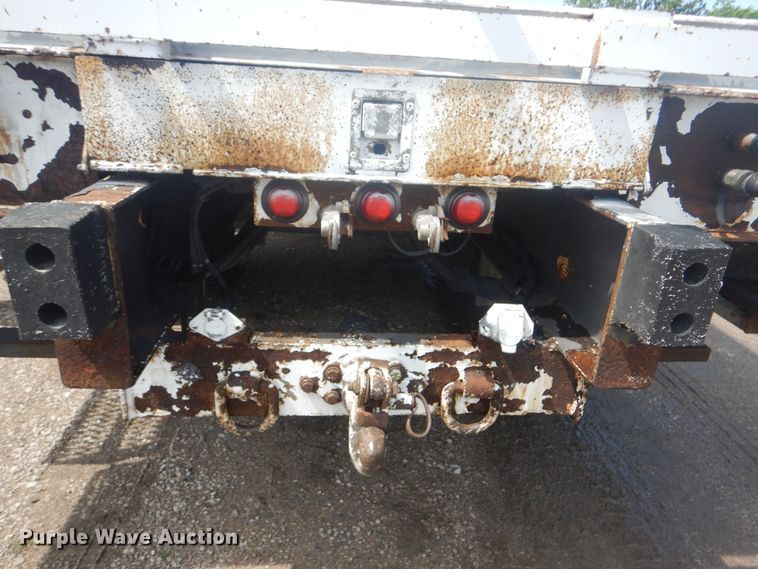 image for item GF9219 2009 GMC C7500  crane truck