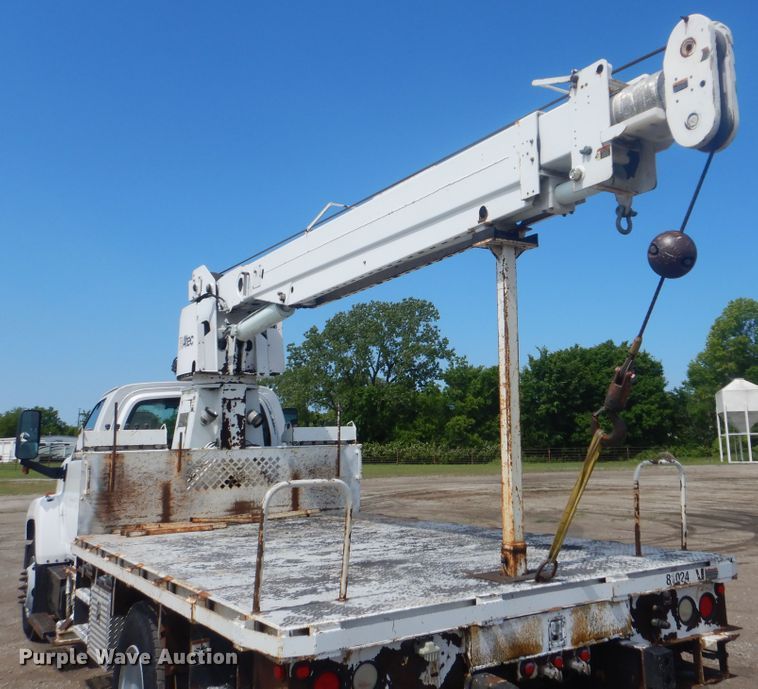 image for item GF9219 2009 GMC C7500  crane truck