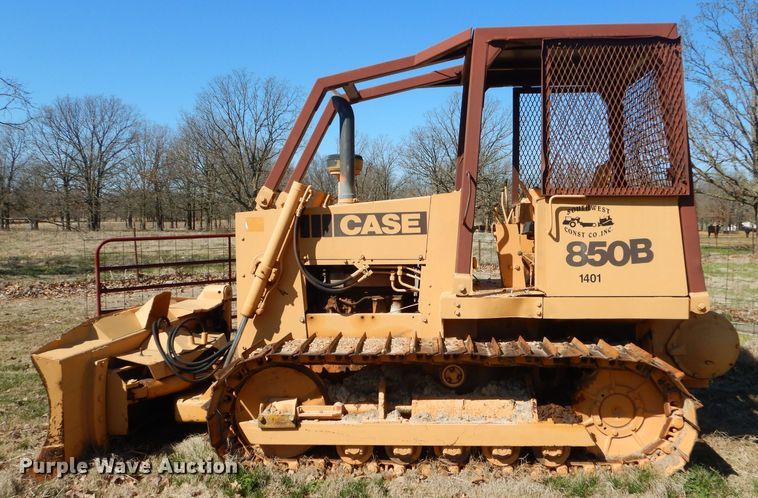 image for item GM9479 1981 Case 850B dozer