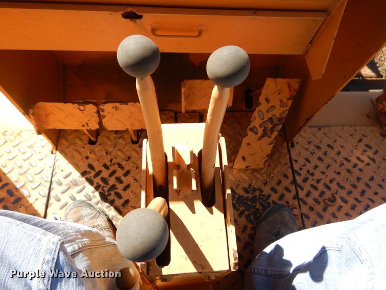 image for item GM9479 1981 Case 850B dozer