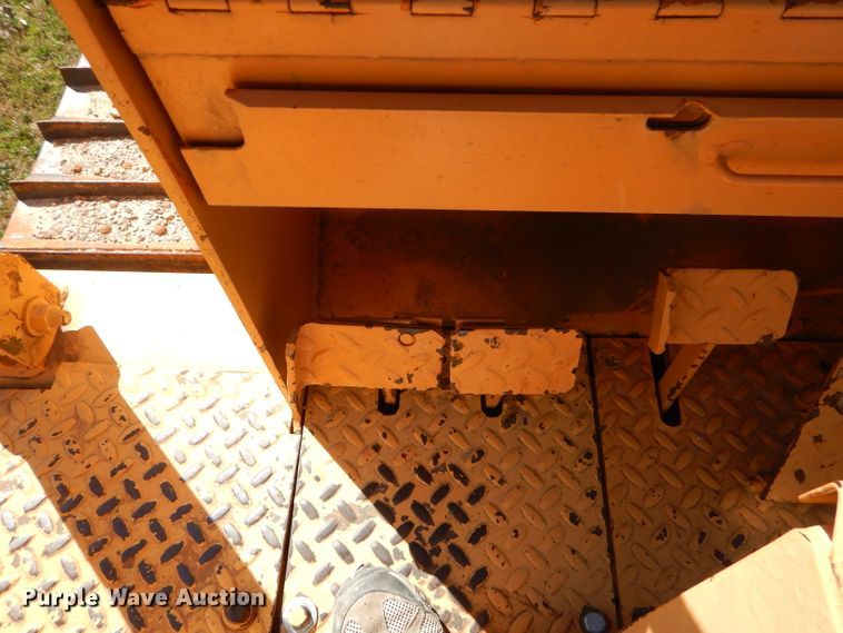 image for item GM9479 1981 Case 850B dozer