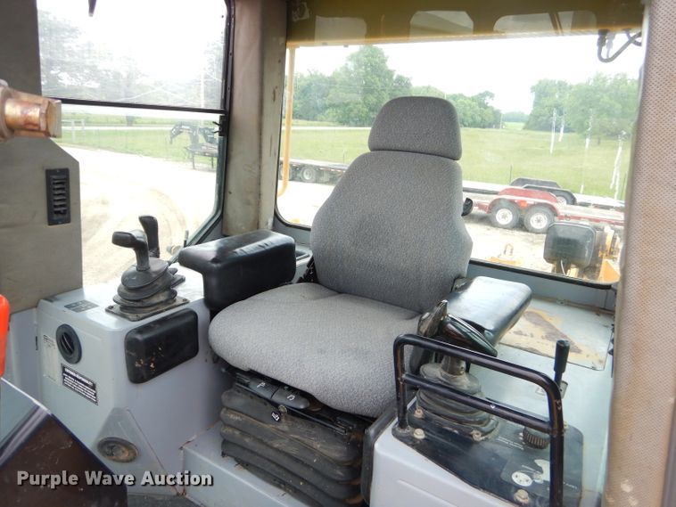 image for item GN9396 2004 John Deere 850C LT Series II  dozer