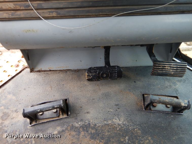 image for item GN9396 2004 John Deere 850C LT Series II  dozer