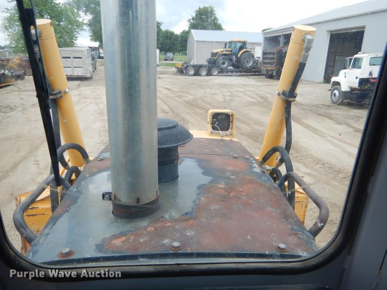 image for item GN9396 2004 John Deere 850C LT Series II  dozer