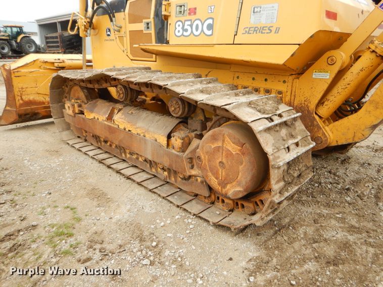 image for item GN9396 2004 John Deere 850C LT Series II  dozer