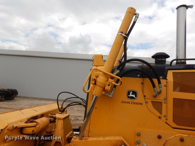 image for item GN9396 2004 John Deere 850C LT Series II  dozer